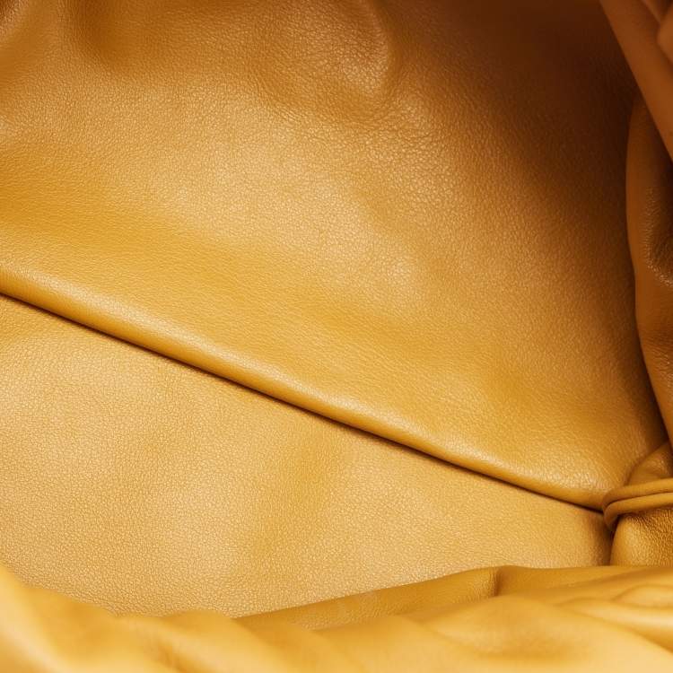 Pre Owned Bottega Veneta Tan Leather The Chain Pouch Bag