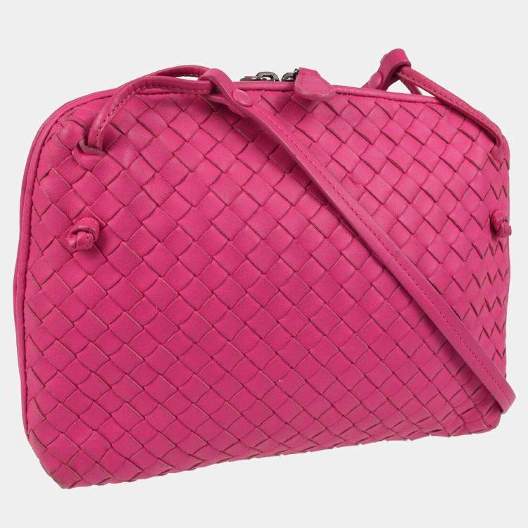 مملوكة مسبقًا Bottega Veneta Pink Intrecciato Crossbody Bag