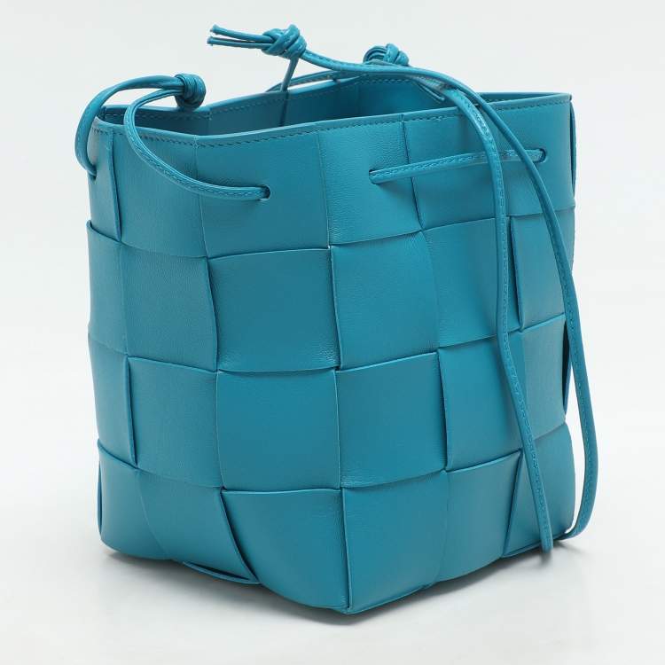 Pre Owned Bottega Veneta Blue Leather Small Cassette Bucket Bag
