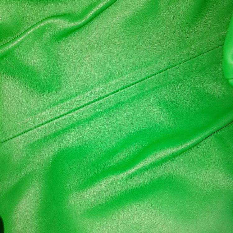 Pre Owned Bottega Veneta Green Leather Butter Calf Pouch