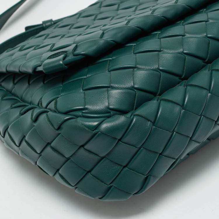 Pre Owned Bottega Veneta Emerald Green Intrecciato Leather Cobble Crossbody Bag