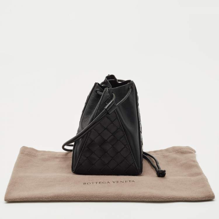 Pre Owned Bottega Veneta Black Intrecciato Leather Mini Knot Bucket Clutch Bag