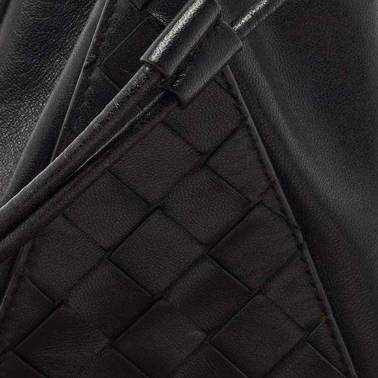 Pre Owned Bottega Veneta Black Intrecciato Leather Mini Knot Bucket Clutch Bag