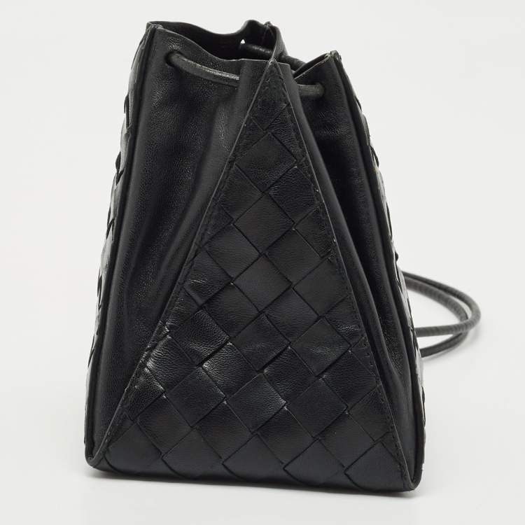 Pre Owned Bottega Veneta Black Intrecciato Leather Mini Knot Bucket Clutch Bag