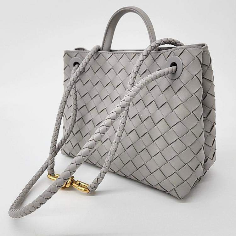 Pre Owned Bottega Veneta Grey Leather Andiamo Small bag
