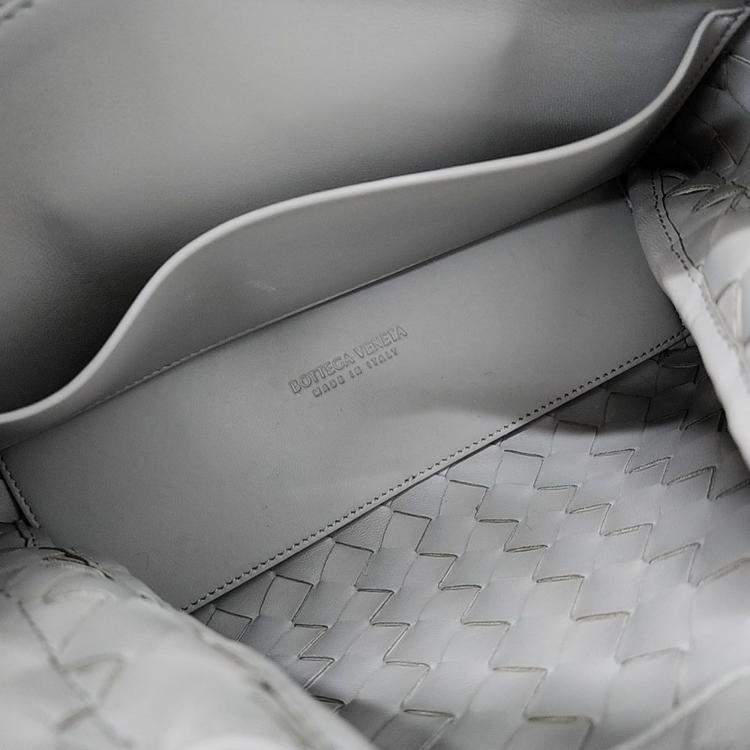 Pre Owned Bottega Veneta Grey Leather Andiamo Small bag