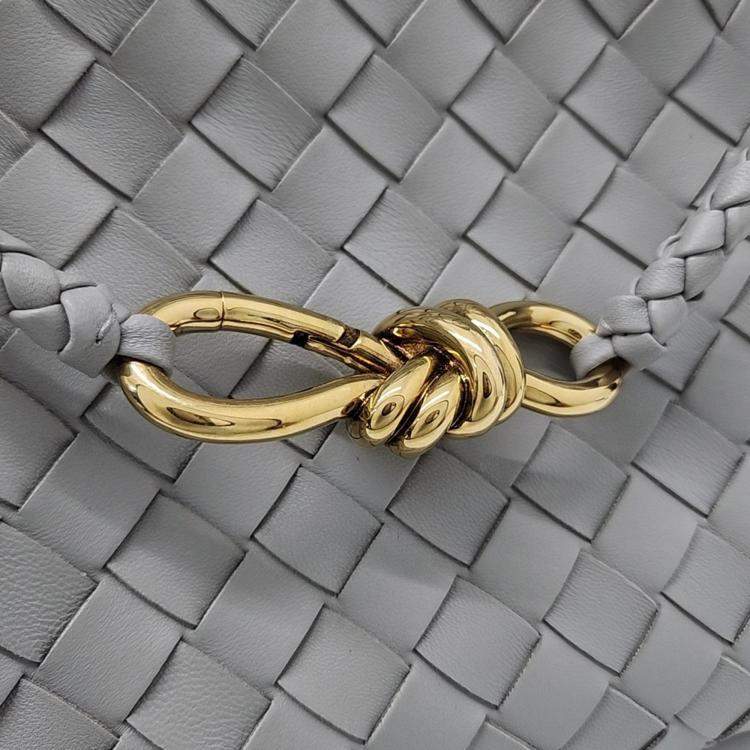 Pre Owned Bottega Veneta Grey Leather Andiamo Small bag