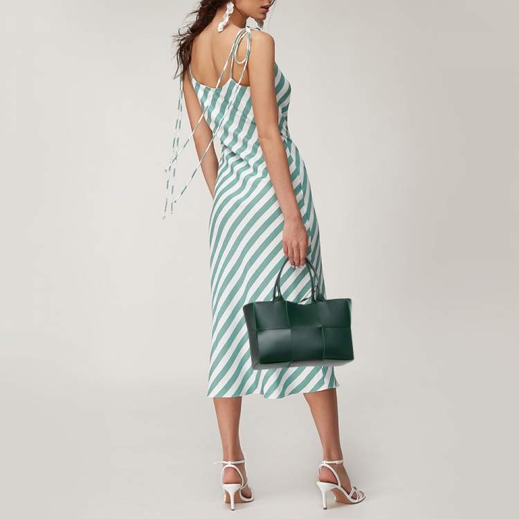 Pre Owned Bottega Veneta Dark Green Intreccio Leather Small Arco Tote