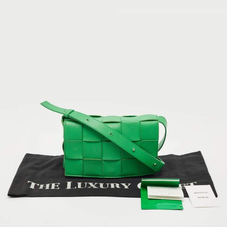 Pre Owned Bottega Veneta Green Intreccio Leather Cassette Shoulder Bag
