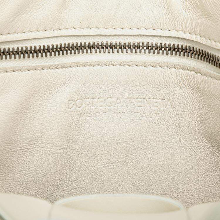 Pre Owned Bottega Veneta White Nappa Intrecciato Cassette Messenger