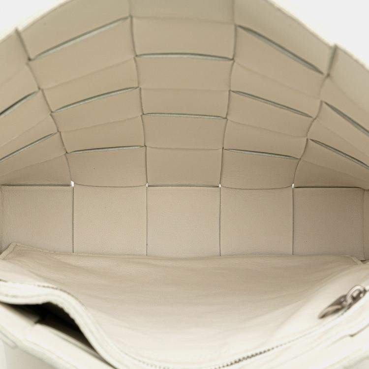 Pre Owned Bottega Veneta White Nappa Intrecciato Cassette Messenger