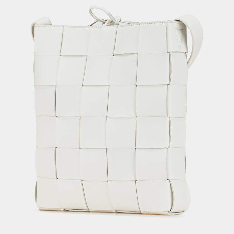 Pre Owned Bottega Veneta White Nappa Intrecciato Cassette Messenger