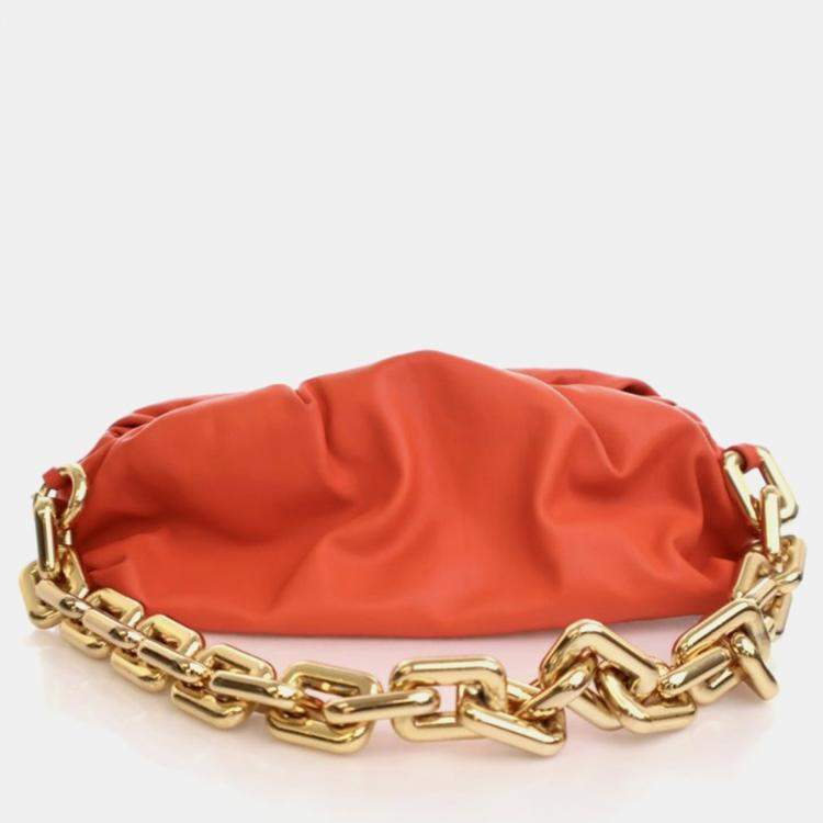 مملوكة مسبقًا Bottega Veneta The Chain Pouch Calfskin Leather Clutch