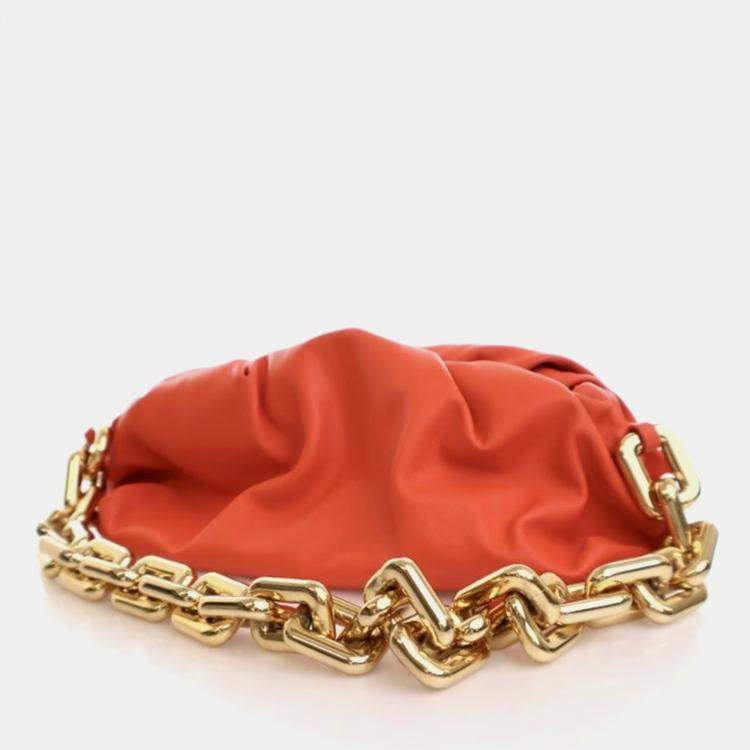 مملوكة مسبقًا Bottega Veneta The Chain Pouch Calfskin Leather Clutch