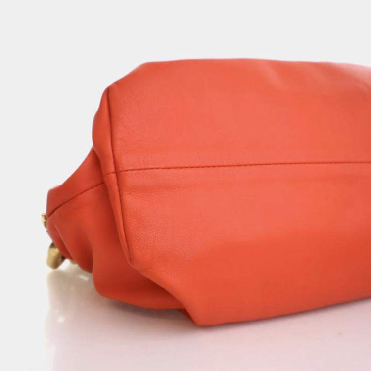 مملوكة مسبقًا Bottega Veneta The Chain Pouch Calfskin Leather Clutch