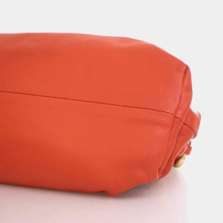 مملوكة مسبقًا Bottega Veneta The Chain Pouch Calfskin Leather Clutch