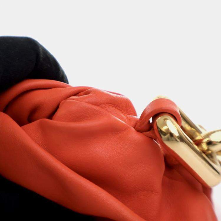 مملوكة مسبقًا Bottega Veneta The Chain Pouch Calfskin Leather Clutch