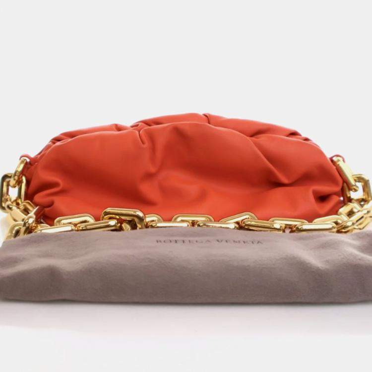 مملوكة مسبقًا Bottega Veneta The Chain Pouch Calfskin Leather Clutch