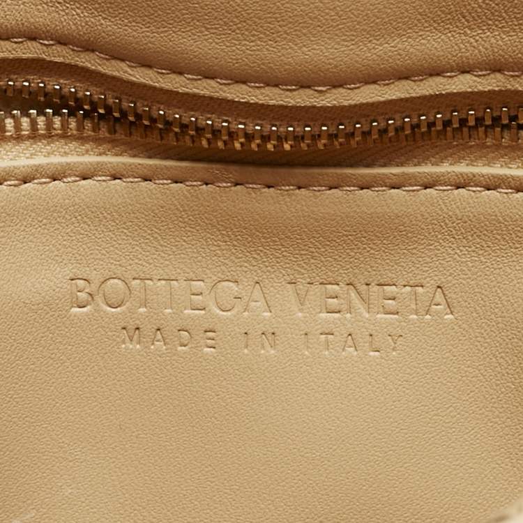 Pre Owned Bottega Veneta Beige Intreccio Leather Padded Cassette Shoulder Bag