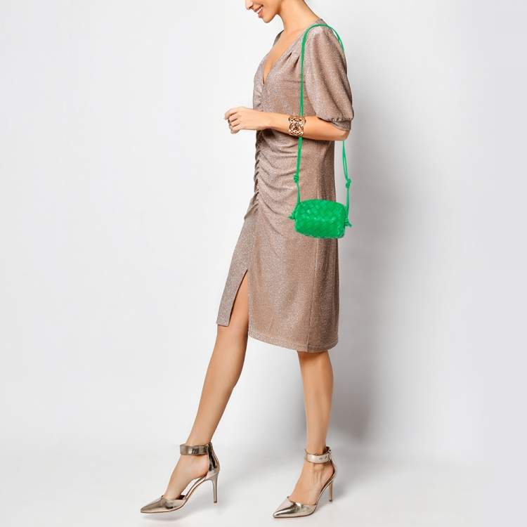 Pre Owned Bottega Veneta Green Intrecciato Leather Candy Loop Camera Bag