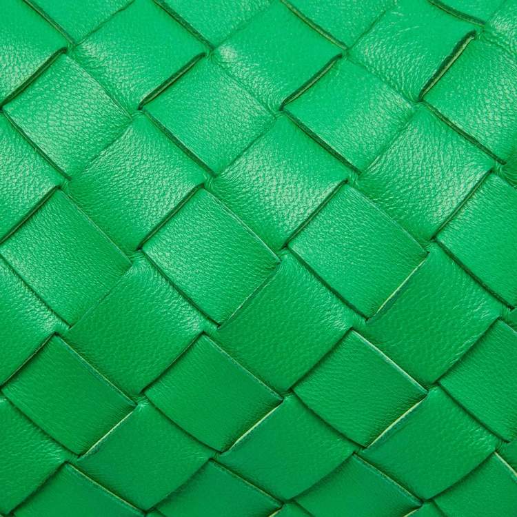 Pre Owned Bottega Veneta Green Intrecciato Leather Candy Loop Camera Bag
