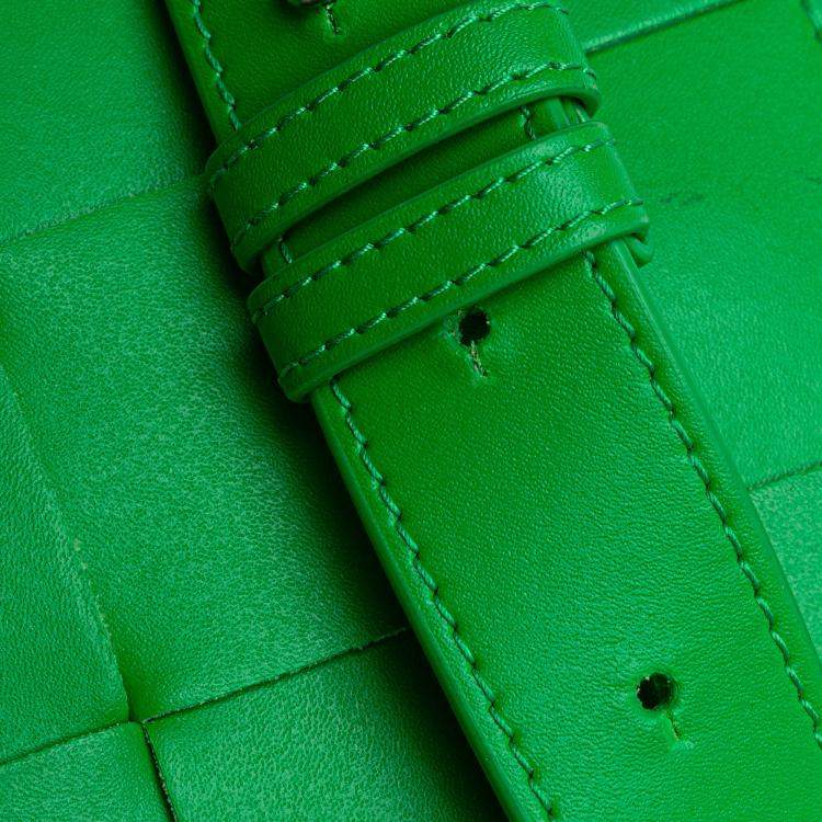 Pre Owned Bottega Veneta Green Mini Nappa Intrecciato Vertical Cassette Crossbody