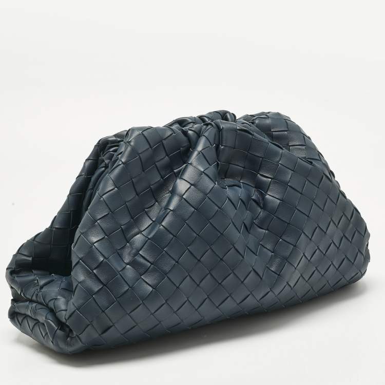 Pre Owned Bottega Veneta Navy Blue Intrecciato Leather Classic The Pouch