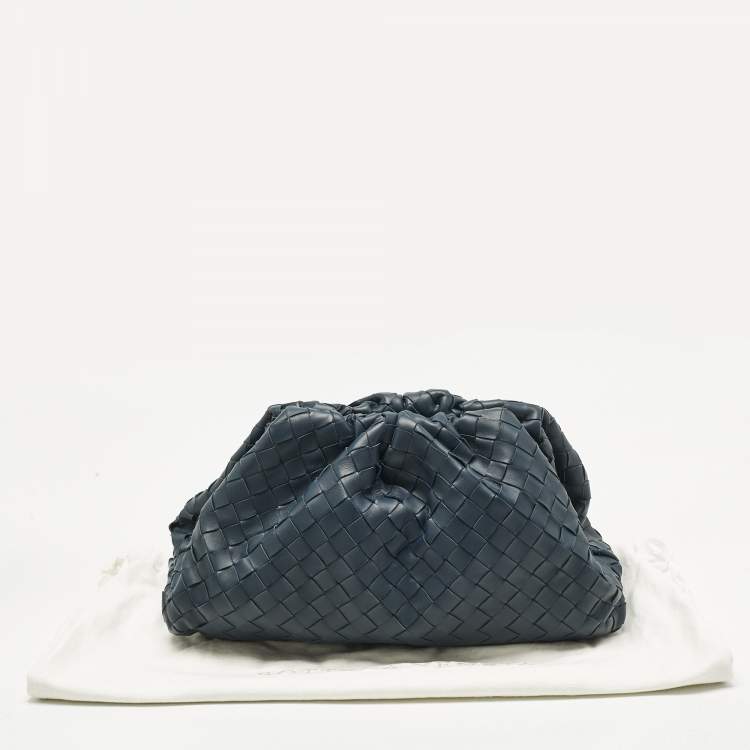Pre Owned Bottega Veneta Navy Blue Intrecciato Leather Classic The Pouch