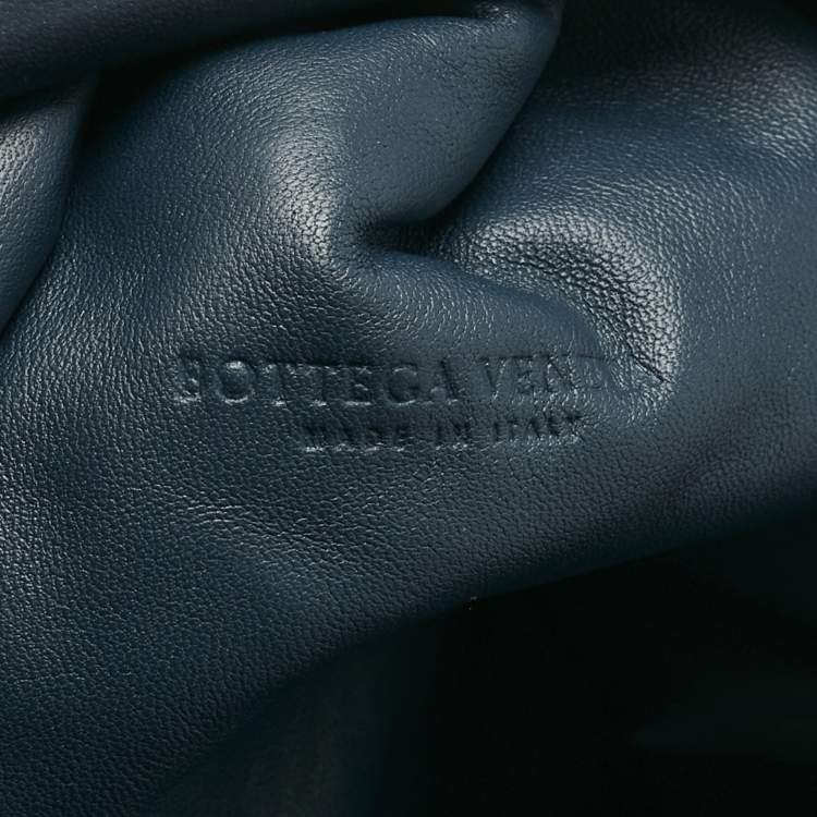 Pre Owned Bottega Veneta Navy Blue Intrecciato Leather Classic The Pouch