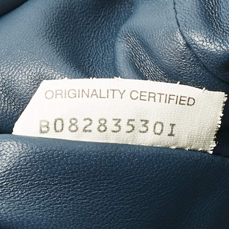 Pre Owned Bottega Veneta Navy Blue Intrecciato Leather Classic The Pouch