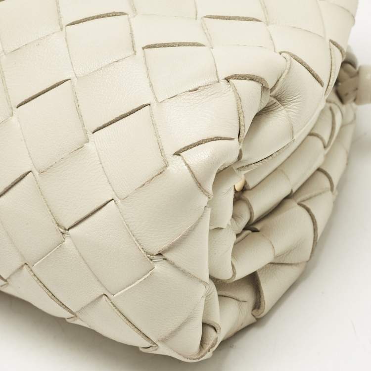 Pre Owned Bottega Veneta White Intrecciato Leather Mini The Pouch Clutch