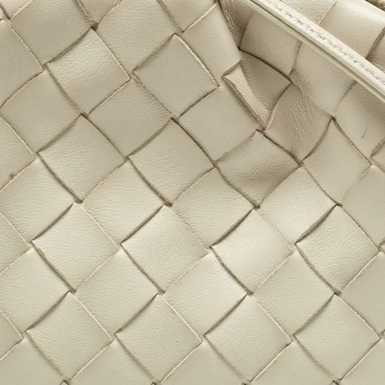 Pre Owned Bottega Veneta White Intrecciato Leather Mini The Pouch Clutch