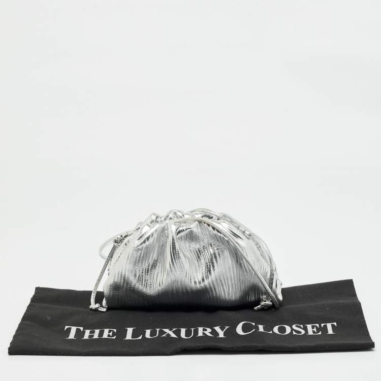 Pre Owned Bottega Veneta Silver Textured Leather Mini The Pouch Bag