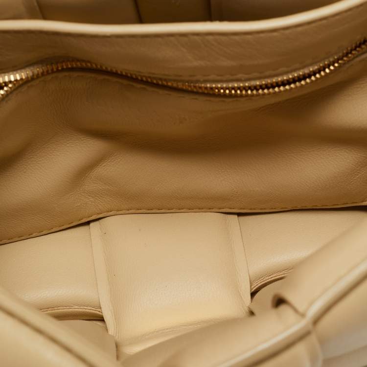 Pre Owned Bottega Veneta Beige Padded Leather Chain Cassette Shoulder Bag