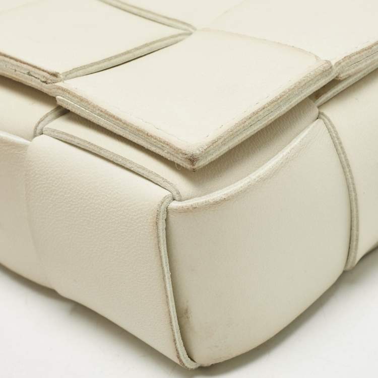 Pre Owned Bottega Veneta White Intrecciato Leather Mini Cassette Crossbody Bag