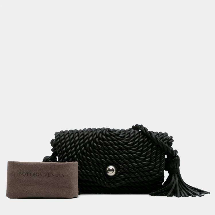 مملوكة مسبقًا Bottega Veneta Black Lambskin Torchon Classic Tasseled Twisted Crossbody
