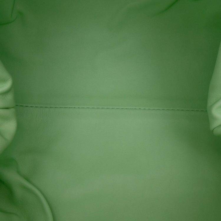 مملوكة مسبقًا Bottega Veneta Green Teen Lambskin Pouch