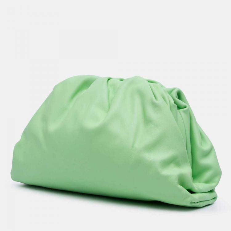 مملوكة مسبقًا Bottega Veneta Green Teen Lambskin Pouch