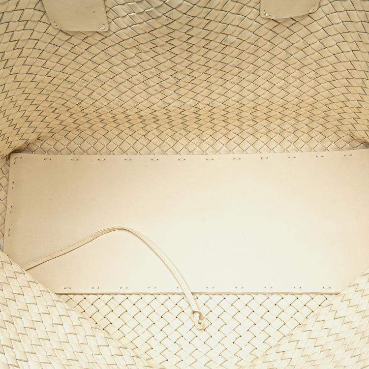 Pre Owned Bottega Veneta Medium Lambskin Intreccio Cabat Tote