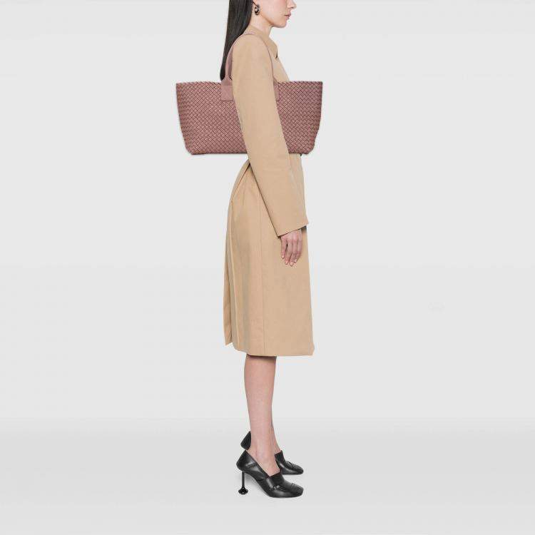 Pre Owned Bottega Veneta Pink Medium Lambskin Intreccio Cabat Tote