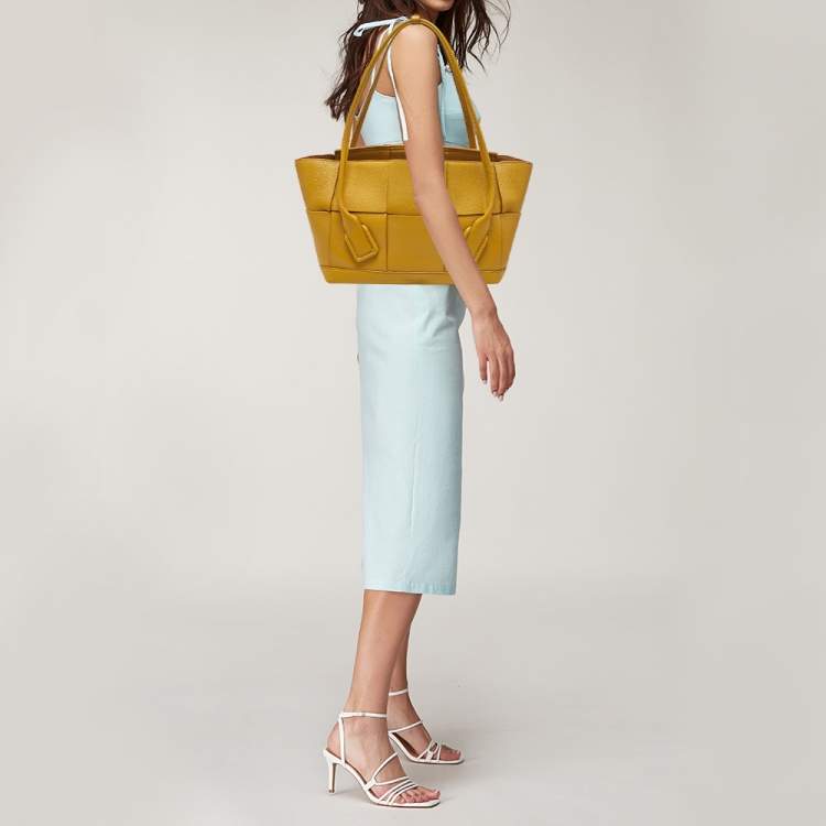 Pre Owned Bottega Veneta Mustard Yellow Leather Maxi Intrecciato Arco 33 Bag