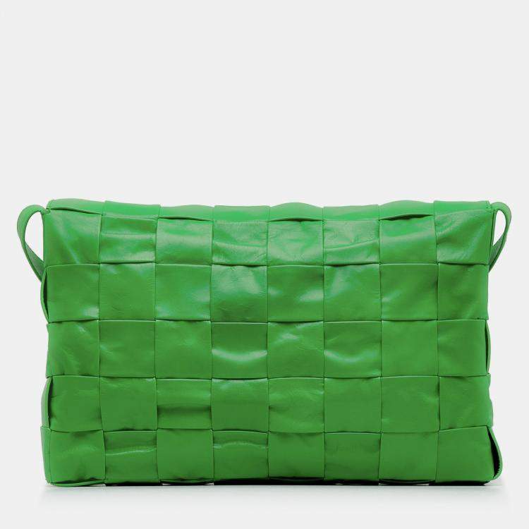 Pre Owned Bottega Veneta Green Maxi Paper Calfskin Intrecciato Cassette Crossbody