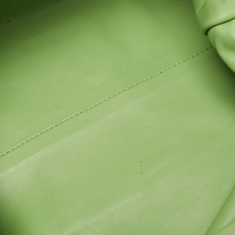 Pre Owned Bottega Veneta Light Green Leather The Pouch Clutch