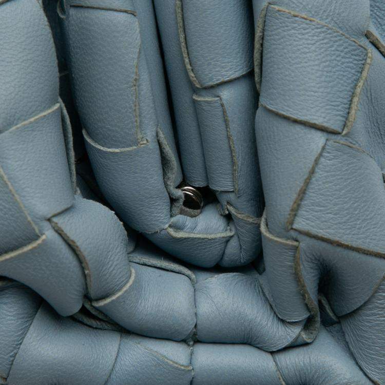 Pre Owned Bottega Veneta Blue Nappa Intrecciato The Mini Pouch Crossbody