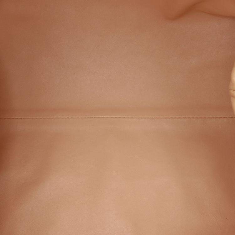 Pre Owned Bottega Veneta Beige Lambskin The Pouch