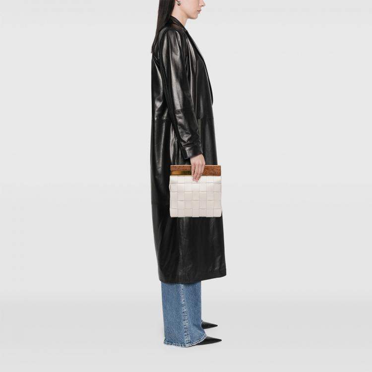 Pre Owned Bottega Veneta White Lambskin Maxi Intrecciato The Snap Clutch