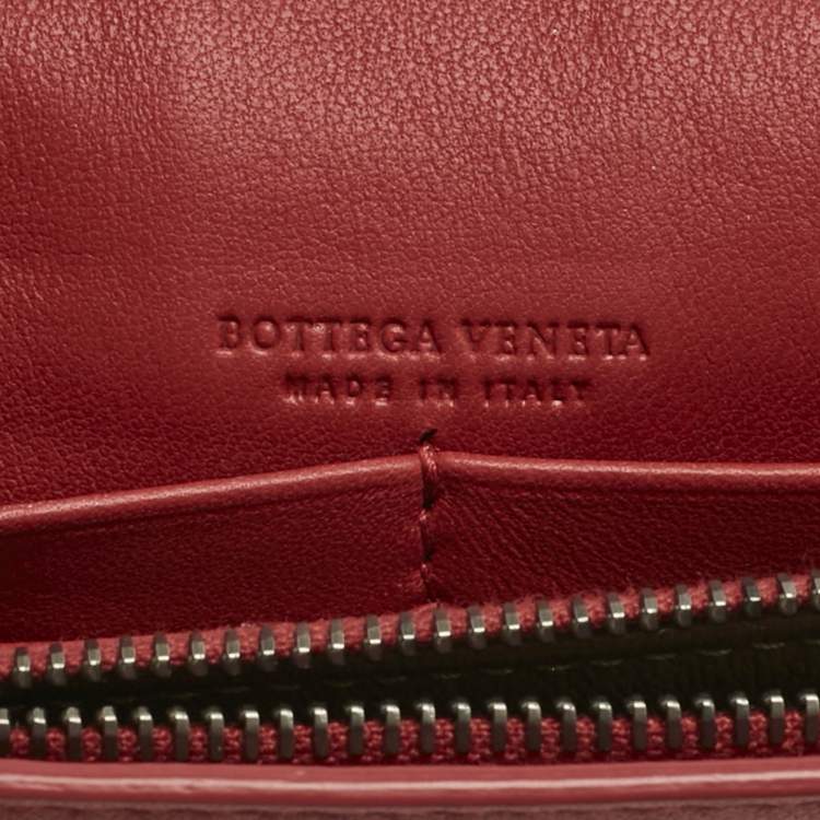 Pre Owned Bottega Veneta Red Intrecciato Leather Flap Wallet On Chain