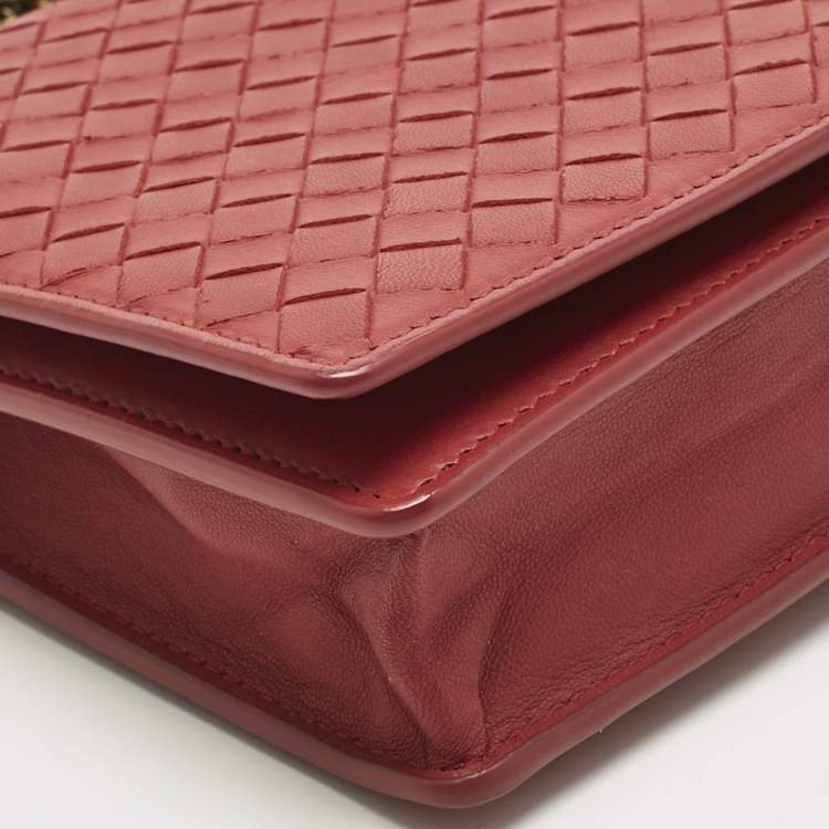 Pre Owned Bottega Veneta Red Intrecciato Leather Flap Wallet On Chain