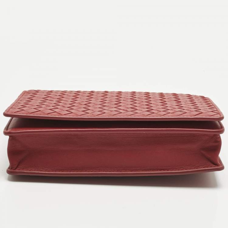 Pre Owned Bottega Veneta Red Intrecciato Leather Flap Wallet On Chain