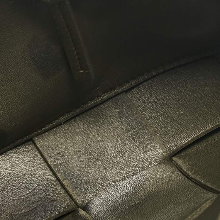 مملوكة مسبقًا Bottega Veneta Dark Green Intrecciato Leather Cassette Shoulder Bag